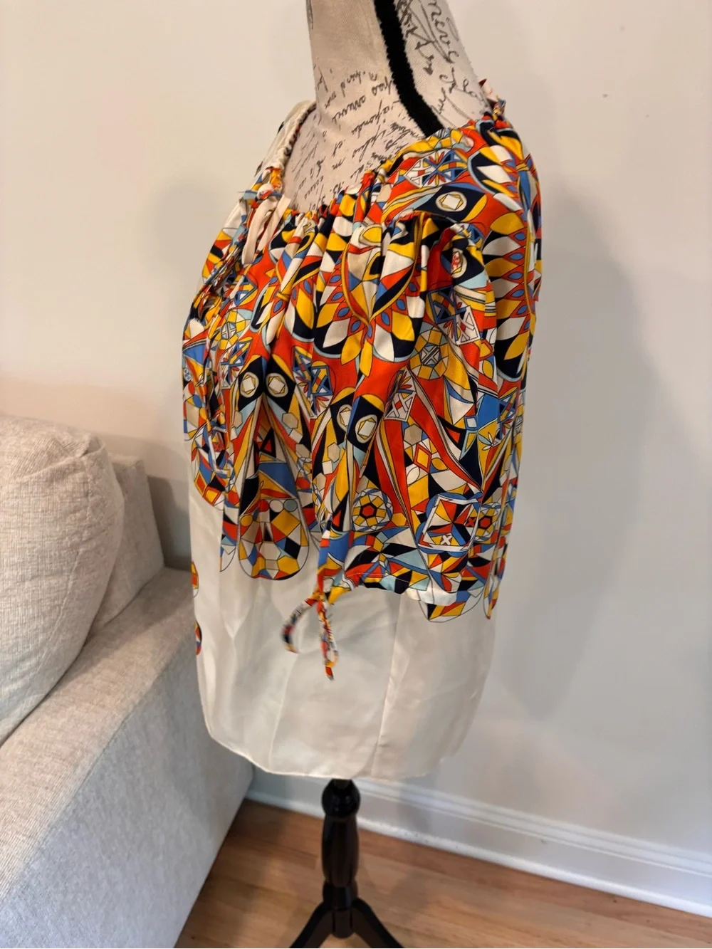Tory Burch Alyssa top in a multicolor geometric silk print size 2